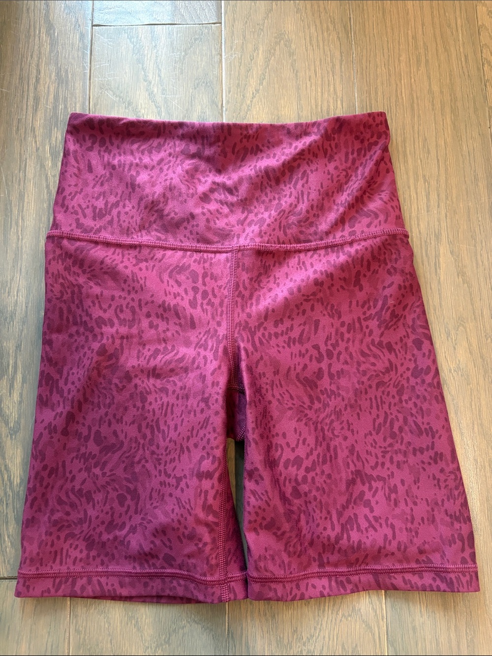 Athleta Elation 7” Shorts - Size XS - Liquid Petals Vintage Plum